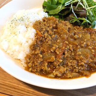 新玉ねぎとトマトのキーマカレー